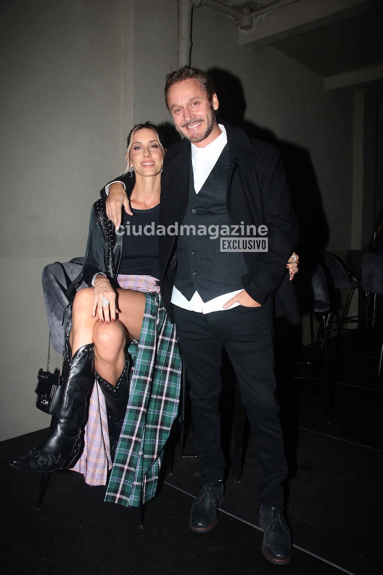 Benjamín Vicuña y Anita Espasandín, enamorados en la noche porteña (Fotos: Movilpress).