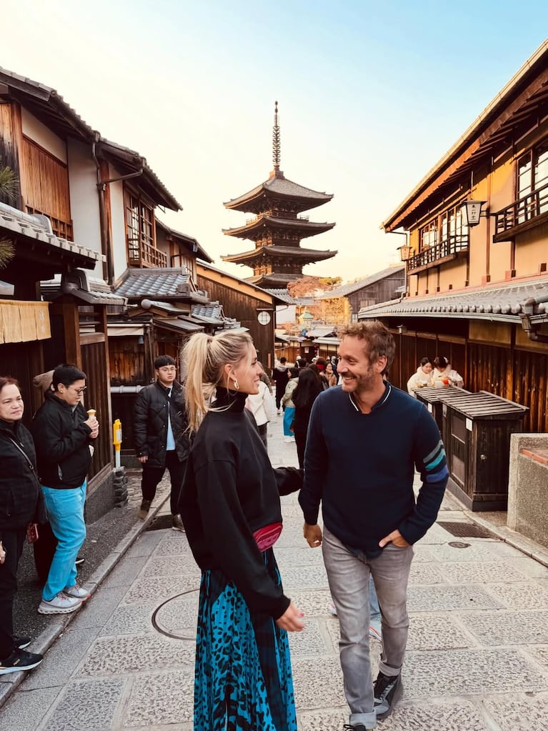 Benjamín Vicuña y Anita Espasandín (Foto: Instagram/@anita.espasandin).
