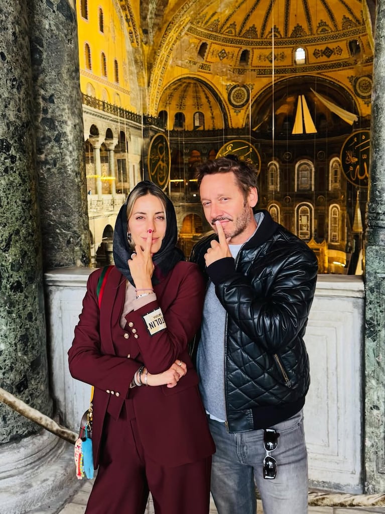 Benjamín Vicuña y Anita Espasandín (Foto: Instagram/@anita.espasandin).