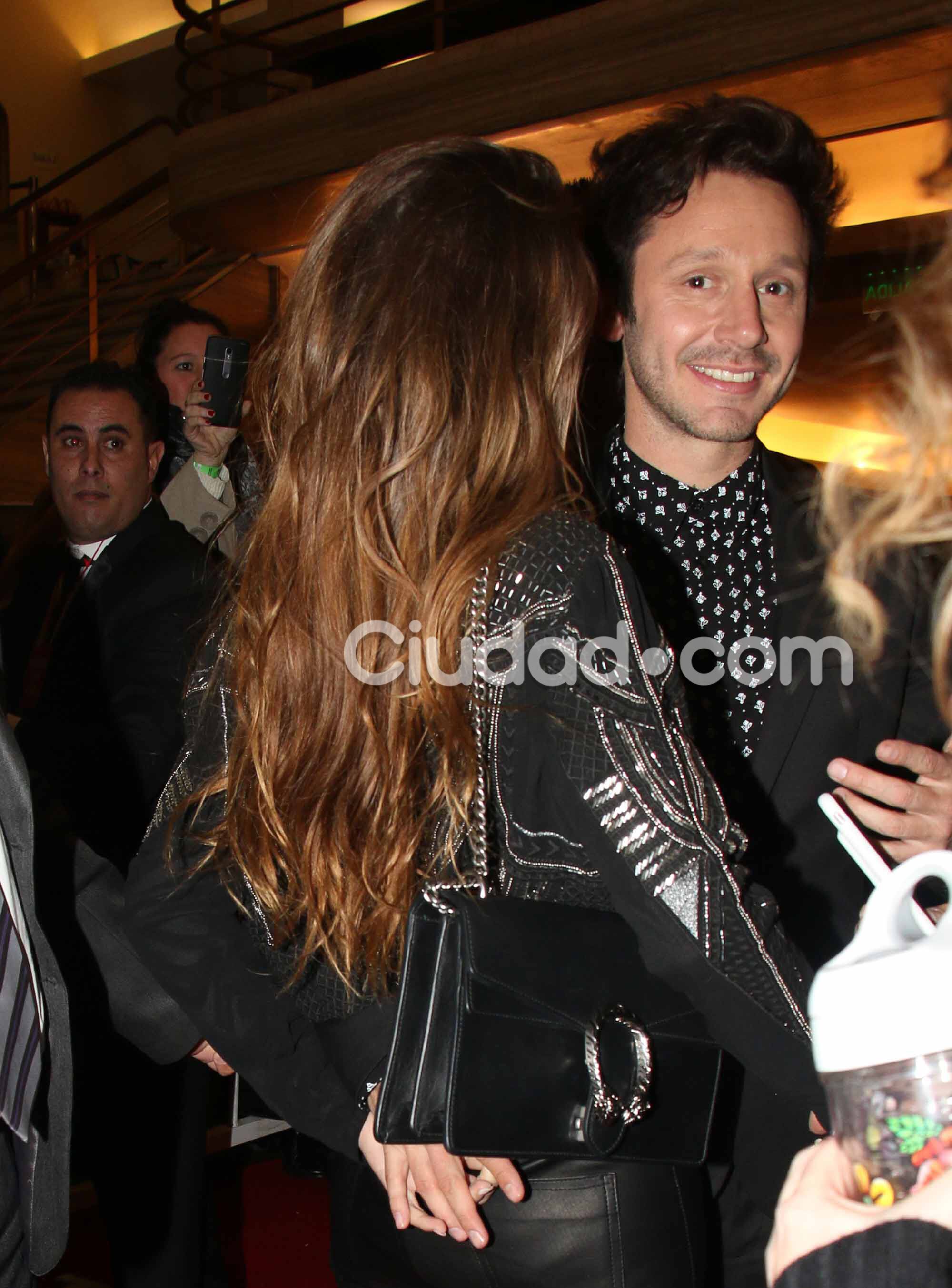Benjamín Vicuña y China Suárez, mimosos en la avant premiere de Permitidos (Fotos: Movilpress).