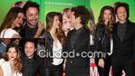 Benjamín Vicuña y China Suárez, mimosos en la avant premiere de Permitidos (Fotos: Movilpress).