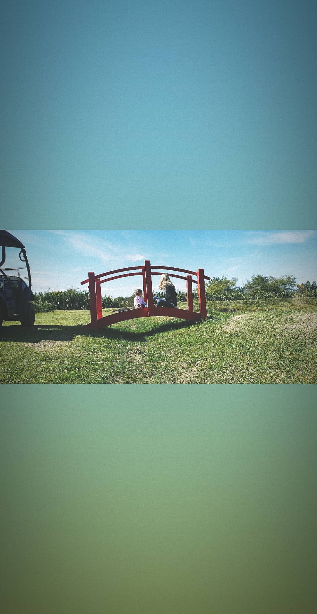Benjamín Vicuña y la China Suárez, juntos en un día de campo. Foto: Instagram