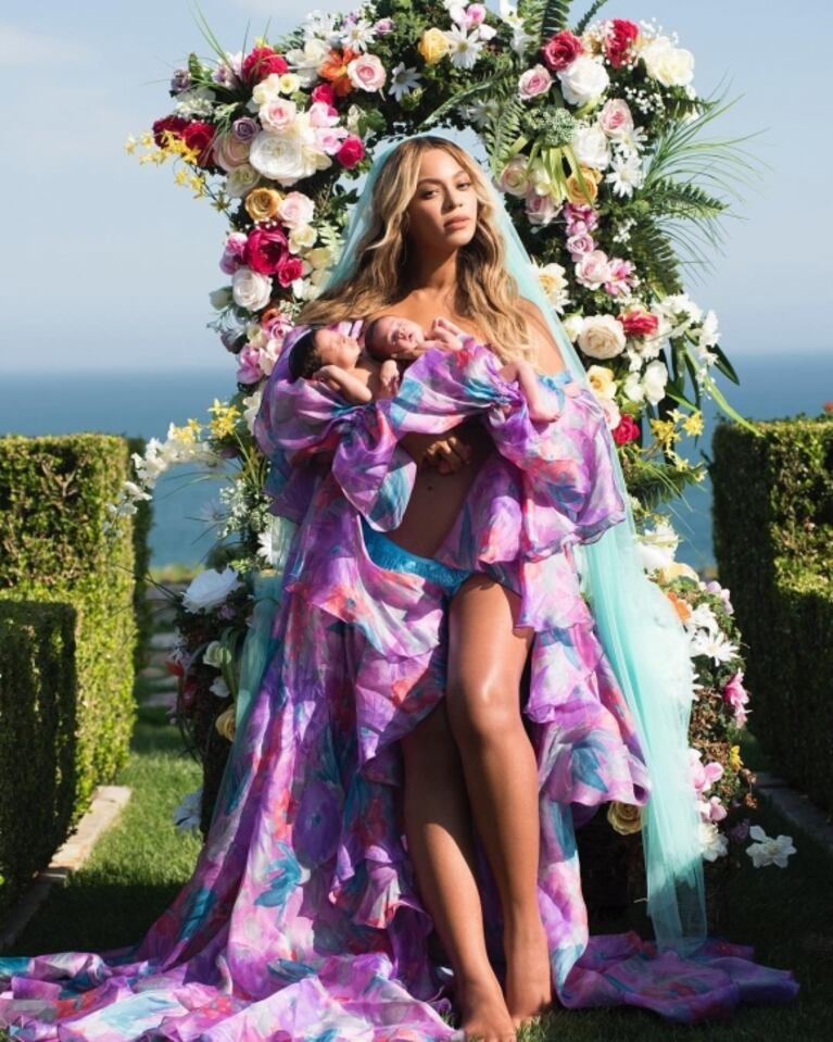 Beyoncé mostró la primera foto de sus mellizos, a un mes de su nacimiento: "Sir Carter y Rumi"
