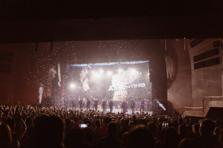Bien Argentino se presentó en el Gran Rex a sala llena
