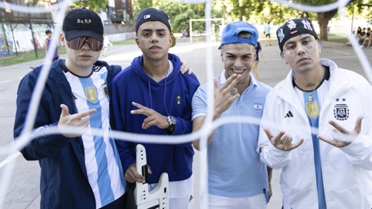 Bizarrap y Duki le cantan a la Selección Argentina: 3 Estrellas en el Conjunto, un homenaje con fin benéfico 