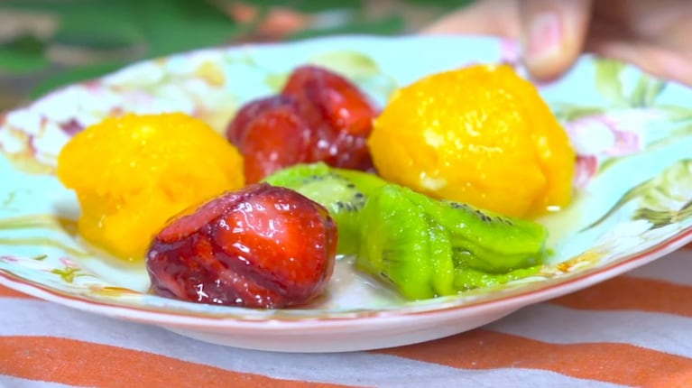 Bolitas de frutas frescas: una receta fácil para salir del paso 