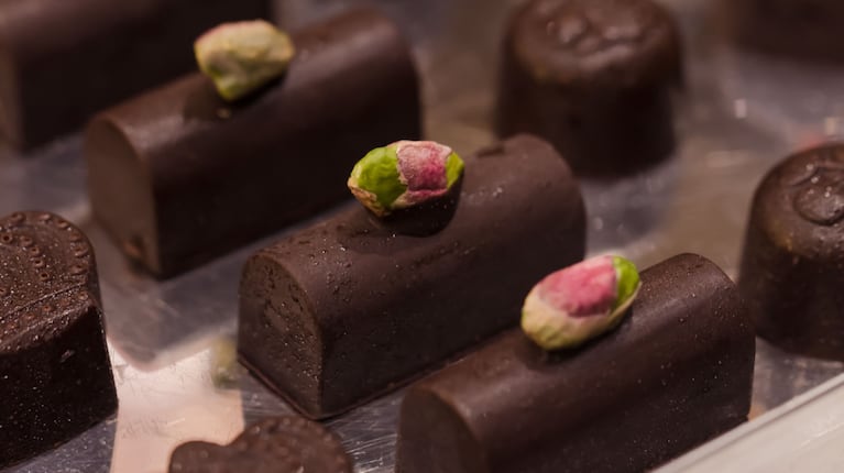 Bombones raw de pistacho por Mauro Massimino, chef y creador de Buenos Aires Verde: receta fácil paso a paso 