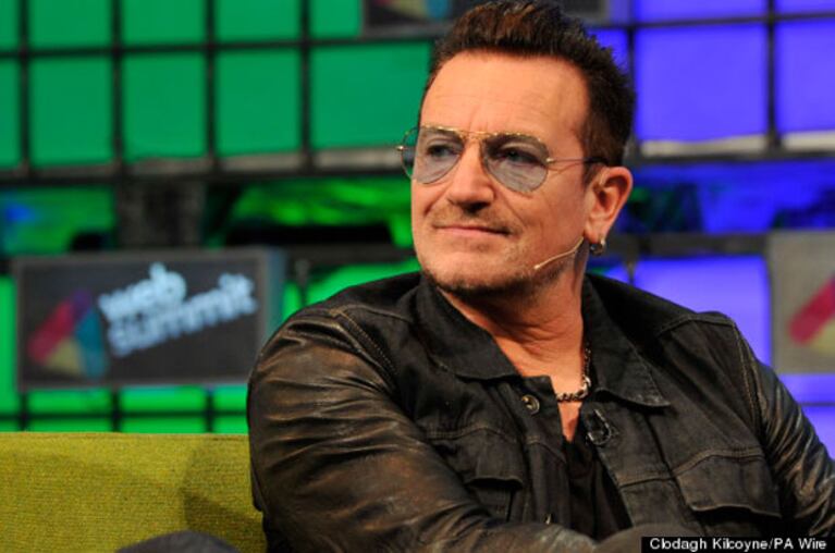 Bono podría perder la capacidad de tocar la guitarra debido a las múltiples fracturas. (Foto: Web)