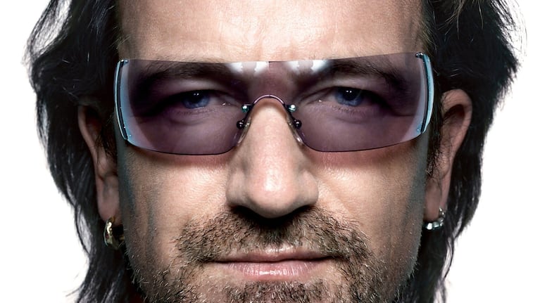Bono se negó a revelar el nombre de la enfermedad que casi le causa la muerte