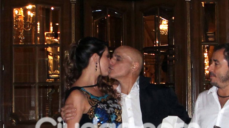 Bosio e Iracet: piquito de gala. (Foto: Movilpress)
