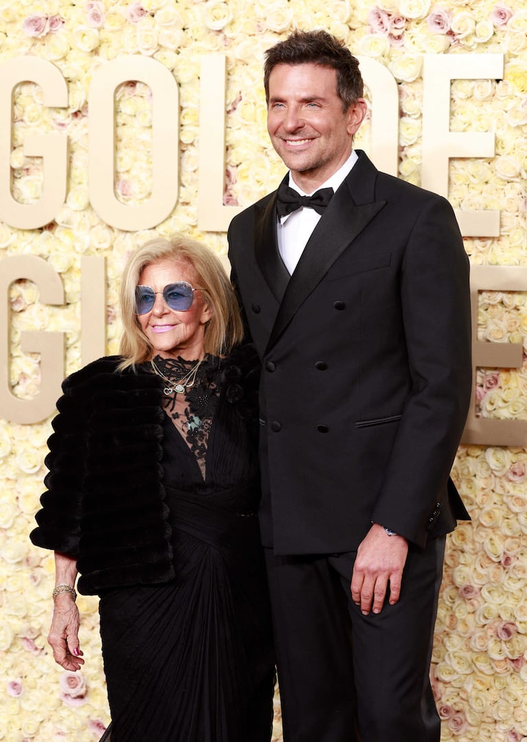 Bradley Cooper y su mamá Gloria Campano (Foto: AFP)