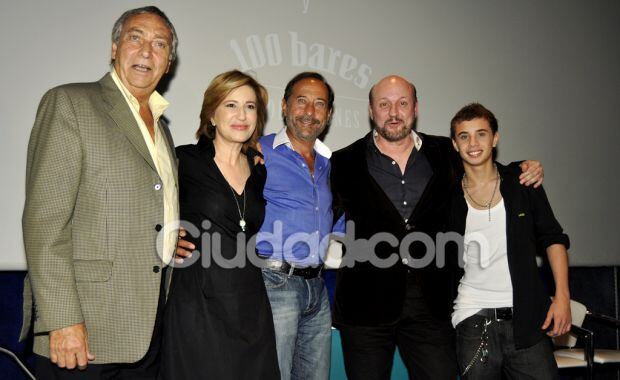 Brandoni, Morán, Francella, Campanella y Tupac Larriera en la presentación de El hombre de tu vida 2. (Foto: Jennifer Rubio)