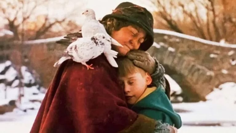 Brenda Fricker y Macaulay Culkin en Mil pobre angelito 2