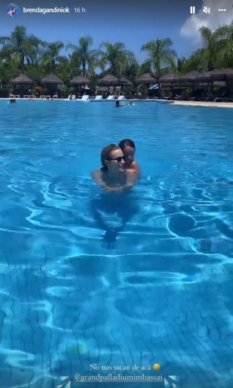 Brenda Gandini y Gonzalo Heredia compartieron las fotos más lindas de sus vacaciones familiares en Brasil