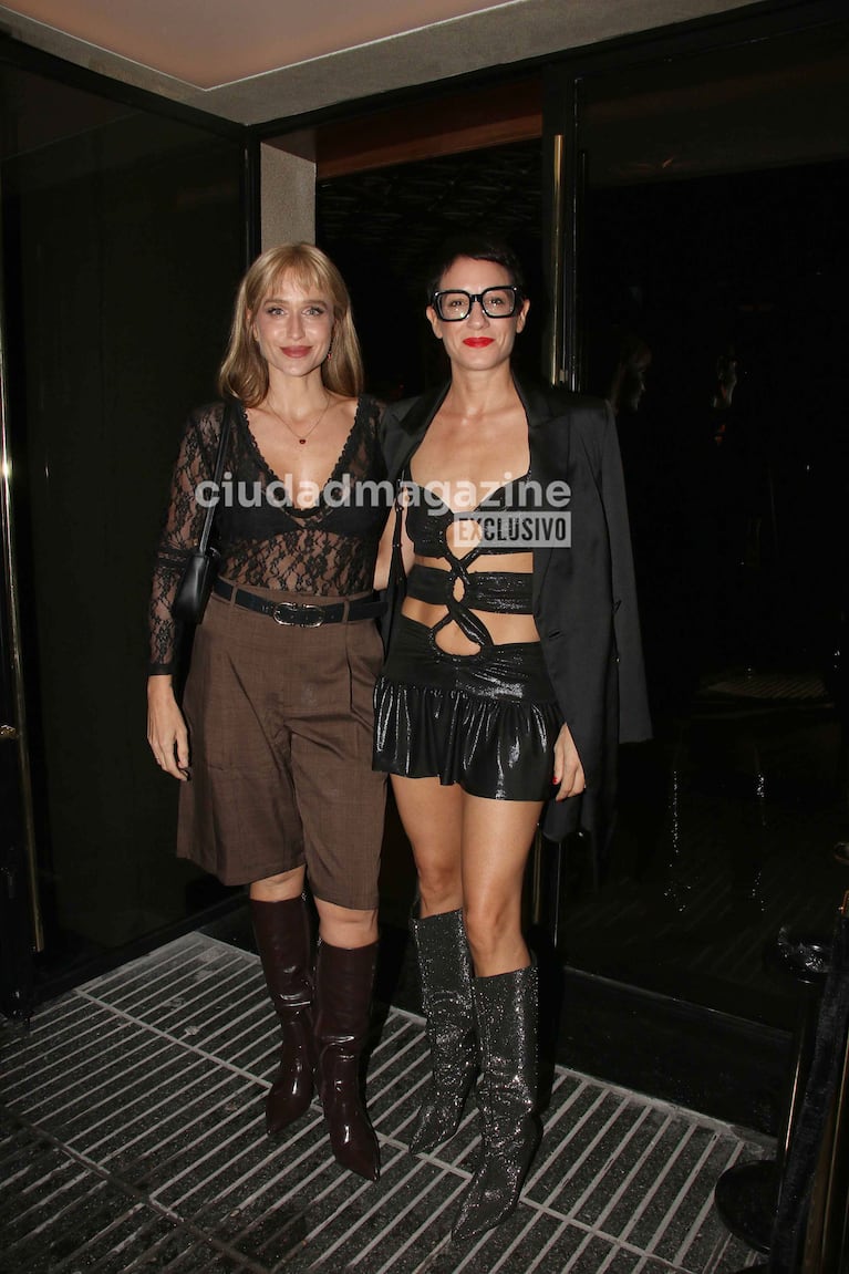 Brenda Gandini y Romina Basualdo en el cumpleaños de Emilia Attias (Foto: Movilpress).