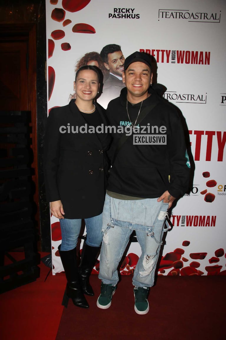 Brian Lanzelotta y pareja (Foto: Movilpress)
