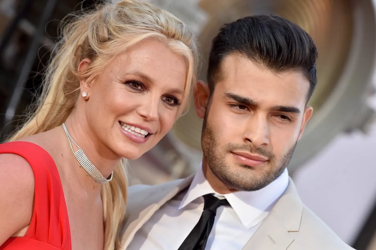 Britney Spears y Sam Asghari están oficialmente divorciados