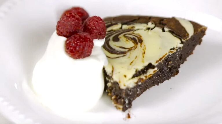 Brownie cheesecake: sorprendé a todos en la tarde con esta receta simple  