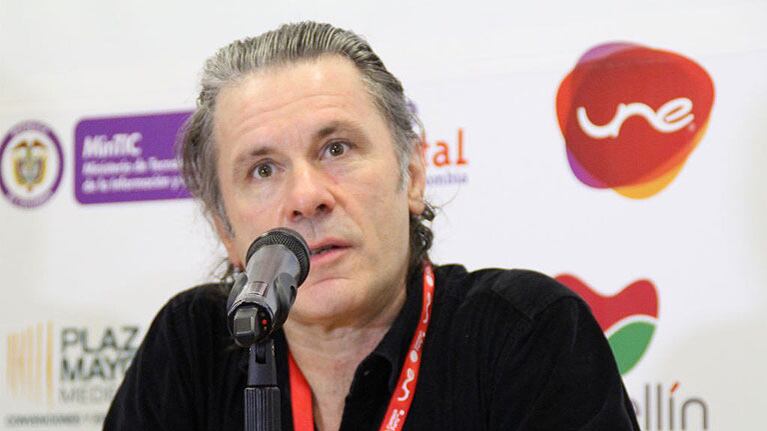 Bruce Dickinson de Iron Maiden confesó que tuvo cáncer de lengua por "sexo oral"