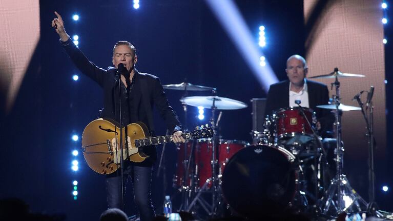 Bryan Adams, acusado de racismo. Foto: AFP.