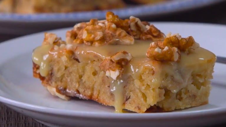 Budín de nueces y chocolate blanco, la receta ideal para el café de la tarde. Foto: Cucinare.TV.