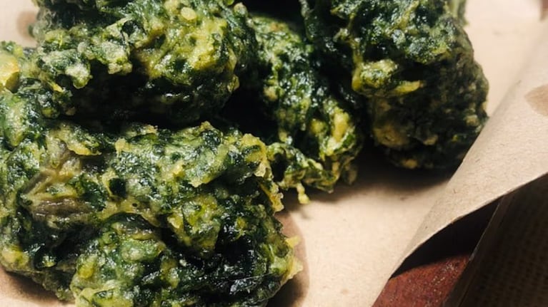 Buñuelos de acelga, una receta con una fuerte impronta familiar. Foto: Cucinare TV