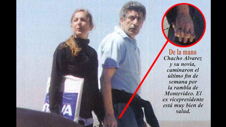 Cacho Álvarez y Marcela, de las manos. (Foto: Pronto)