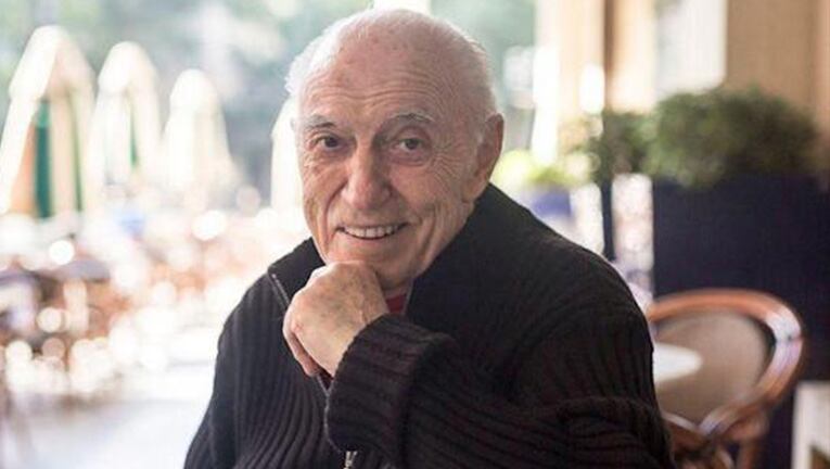 Cacho Fontana fue internado por una neumonía.