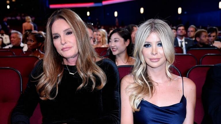 ¿Caitlyn Jenner y Sophia Hutchins tienen una relación?