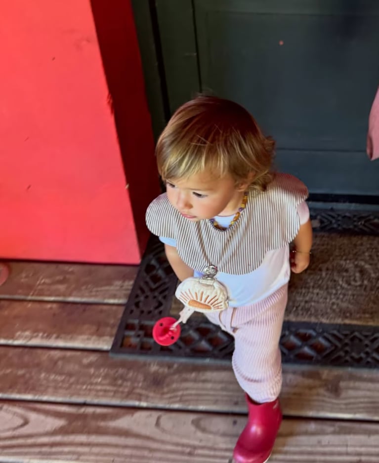 Calu Rivero compartió tiernas fotos junto a sus hijos en el campo: plena naturaleza, caballos y tranquilidad | Créditos: Instagram @lacalurivero