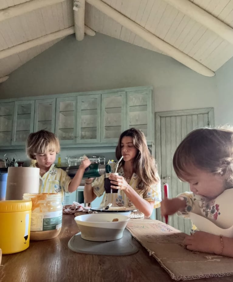 Calu Rivero compartió tiernas fotos junto a sus hijos en el campo: plena naturaleza, caballos y tranquilidad | Créditos: Instagram @lacalurivero