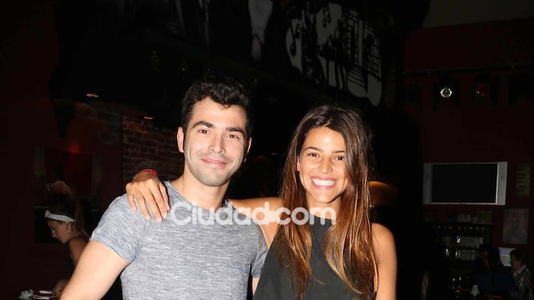 Calu Rivero fue a ver la obra de su amigo Nazareno Casero. (Foto: Movilpress)