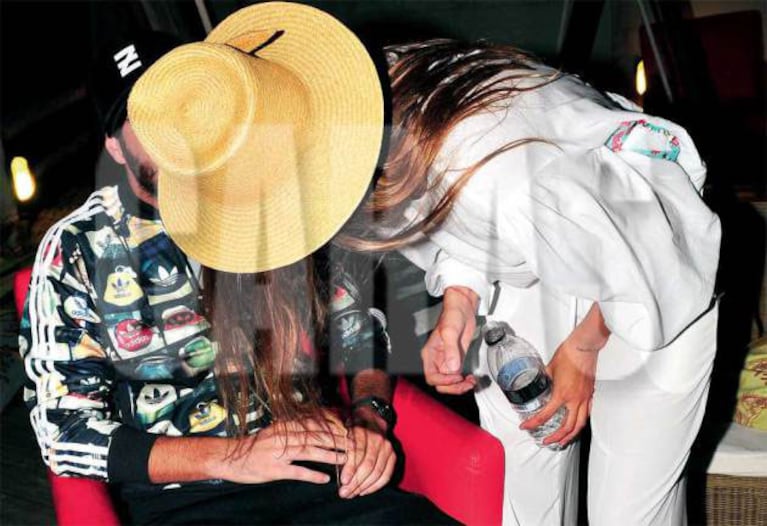 Calu Rivero y Polito Pieres, la parejita más buscada de Punta del Este (Foto: Caras). 