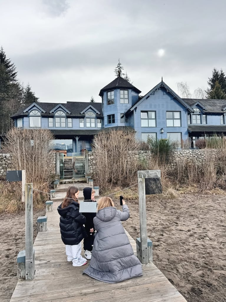 Cami Homs mostró su pancita de embarazada en la Patagonia: las fotos de las vacaciones con sus hijos | Créditos: Instagram @camihoms