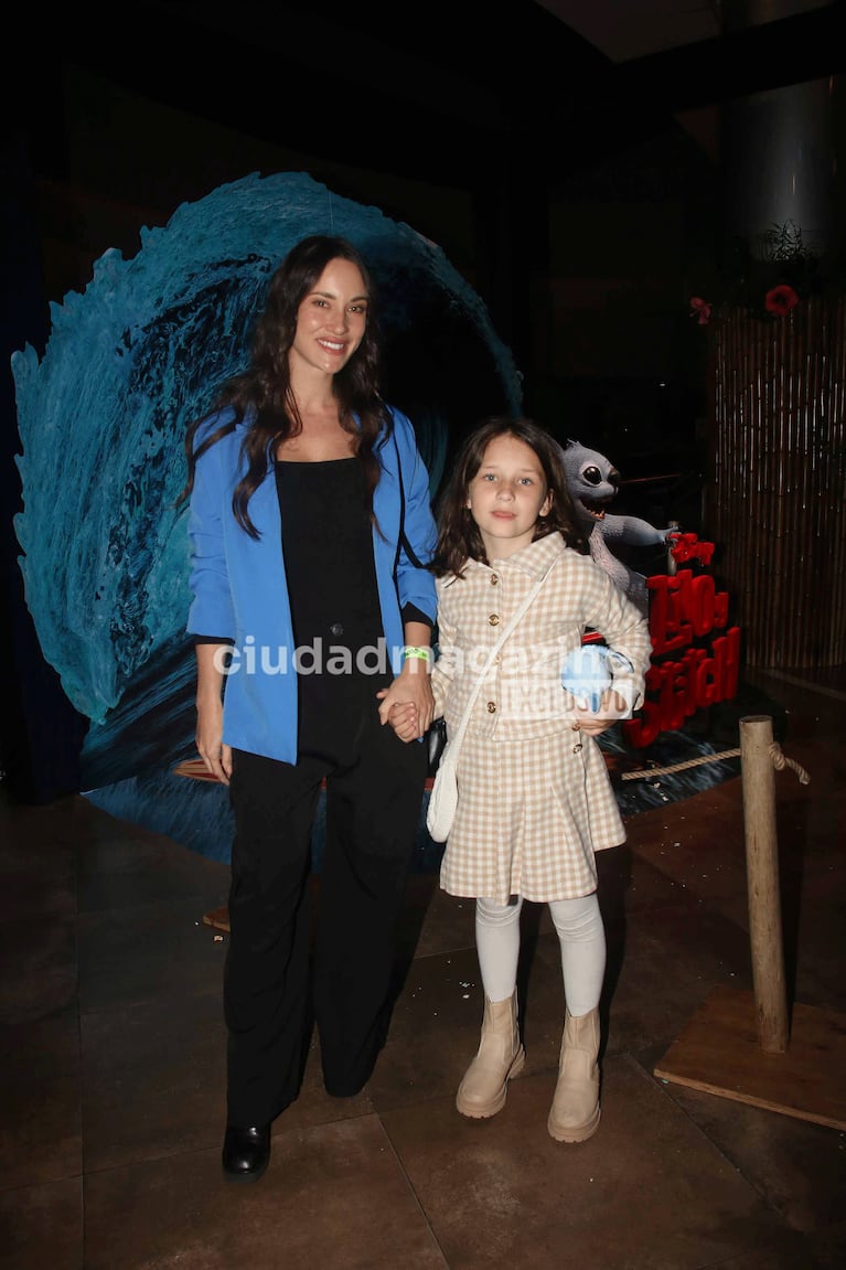 Camila Cavallo y su hija Alma Martínez en la premiere de Lilo & Stitch (Foto: Movilpress).