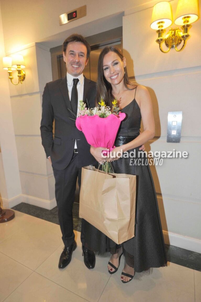 Camila Homs impactó en la pasarela ante la mirada de Pampita y Roberto García Moritán: todas las fotos