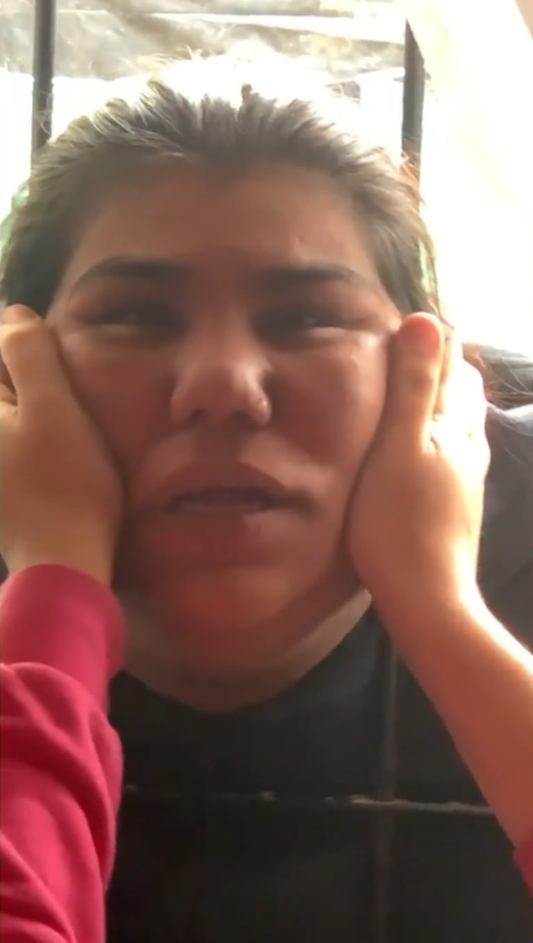 Camila, la hermana de Thiago Medina, quedó atrapada en la reja de una ventana y publicó el video en sus redes