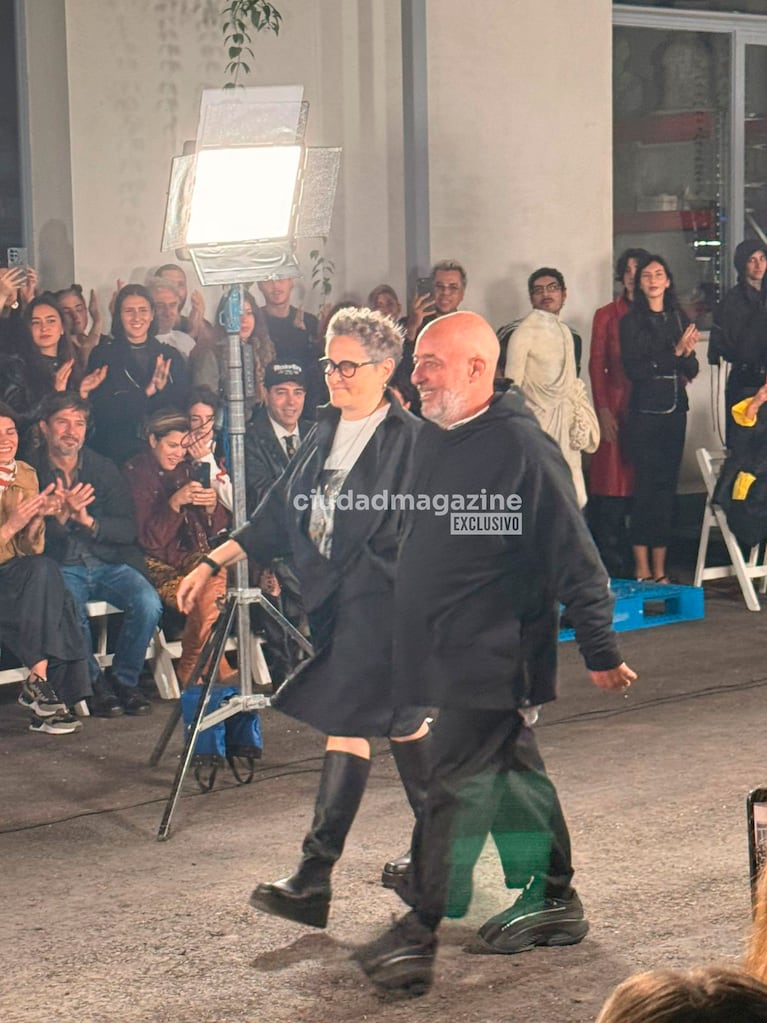 Camila Milessi y Emiliano Blanco, los creadores de KOSTÜME en el marco del SHOW #51 AW26 de la mano de Grupo MASS (Foto: Ciudad Magazine).