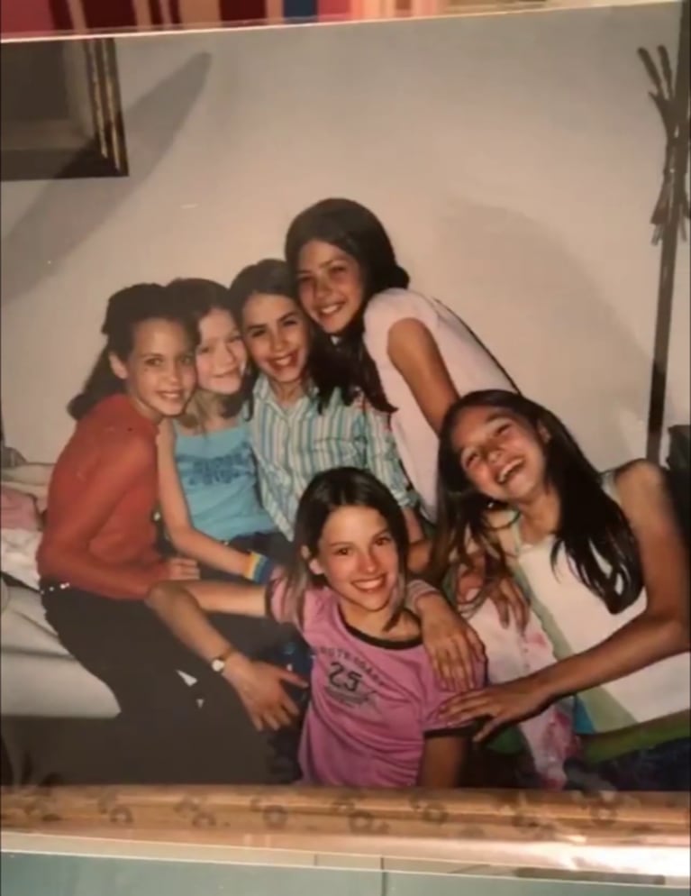 Camila Salazar compartió sus fotos retro con Lali Espósito, la China Suárez, Cande Vetrano y Gastón Soffritti