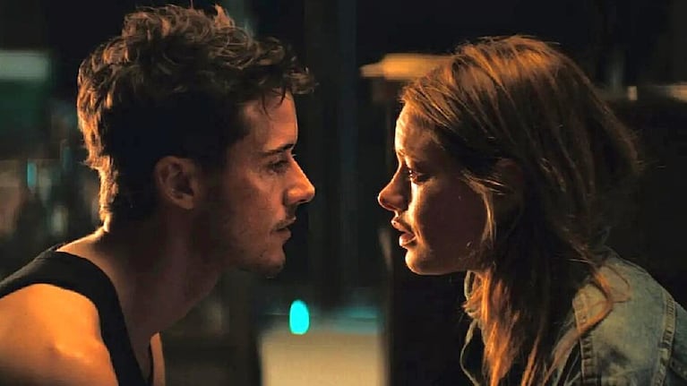 Camille Rowe interpreta a Roxana Aubrey en la película francesa.