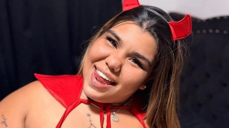 Camilota se mostró en la cama con Ana Mabel para celebrar los seis meses de noviazgo