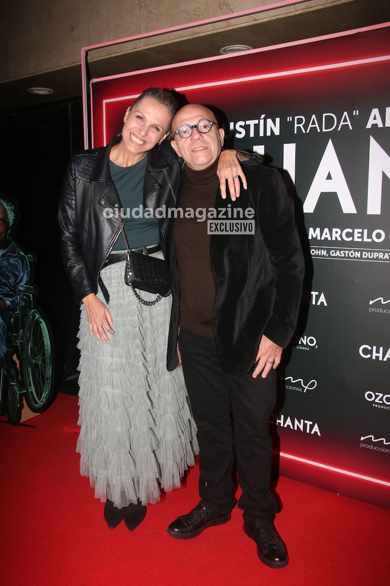Campi y Denise Dumas en el estreno de Agustín 'Soy Rada' Aristarán (Foto: Movilpress).