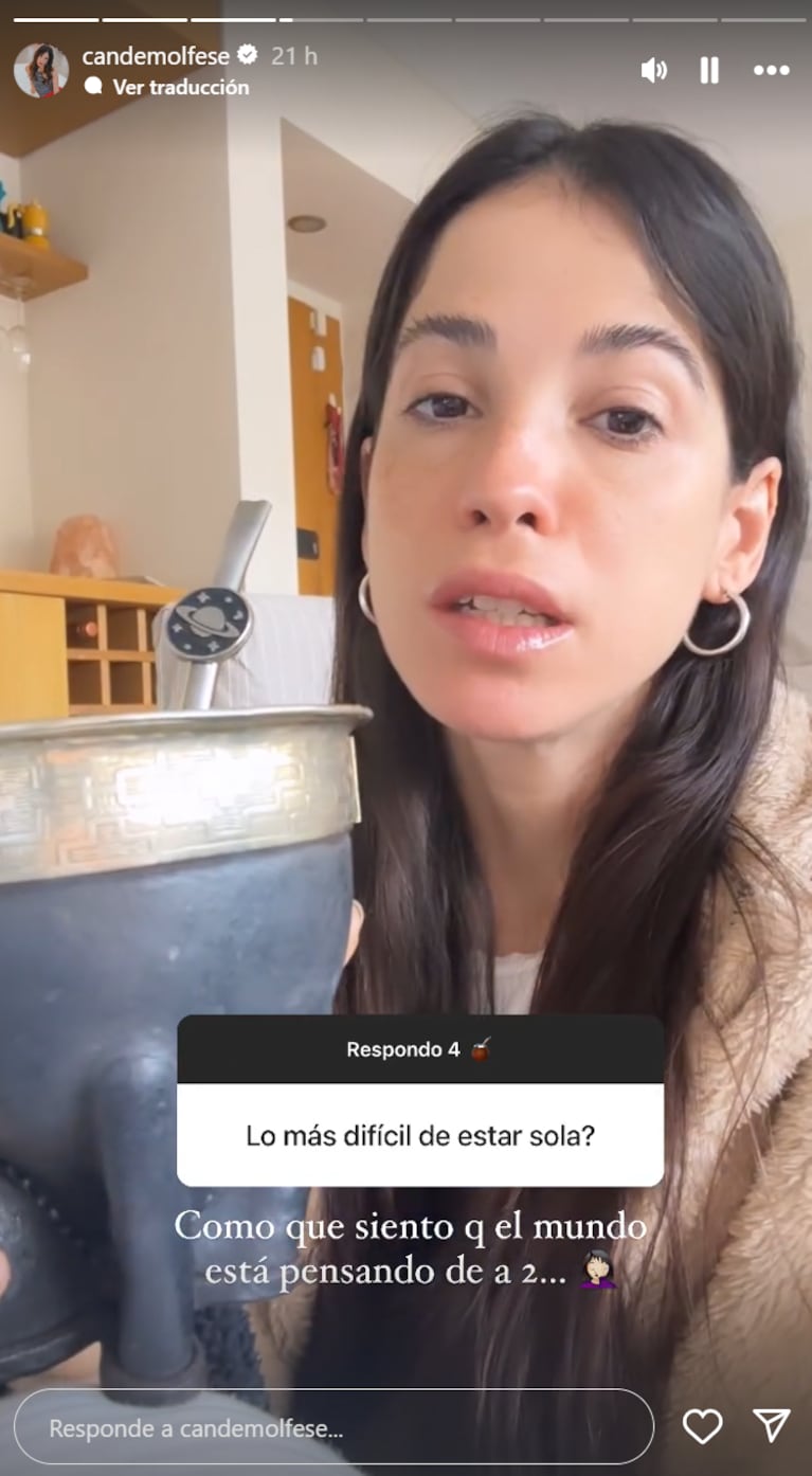 Cande cree que el mundo está pensado de a dos.