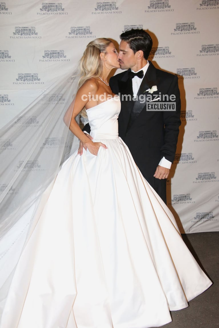 Cande Ruggeri y Nicolás Maccari se casaron y mostraron sus looks (Foto: Movilpress).