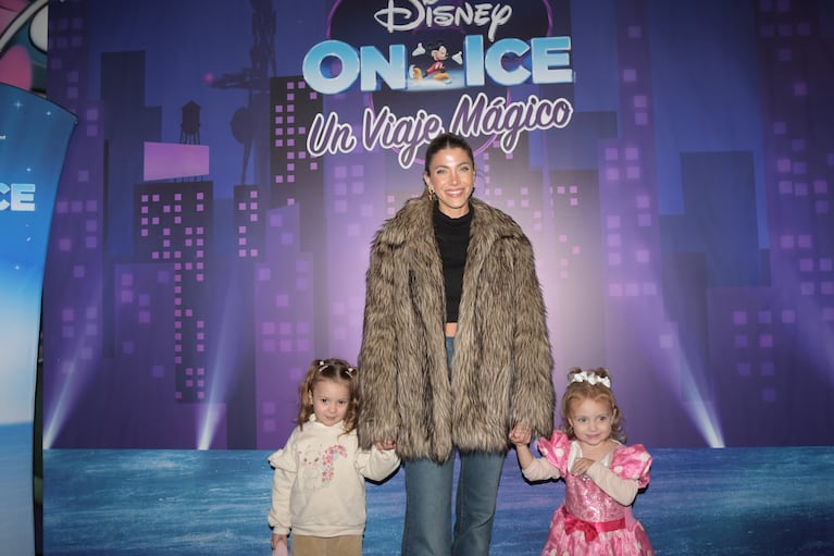 Cande Ruggeri y su hija en el estreno de Disney On Ice (Foto: Prensa).