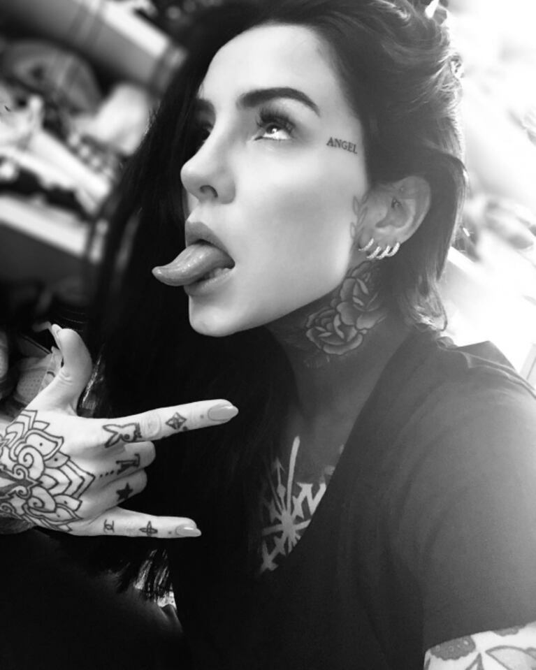 Cande Tinelli lució orgullosa su nuevo tatuaje ¡en la cara!: mirá las fotos