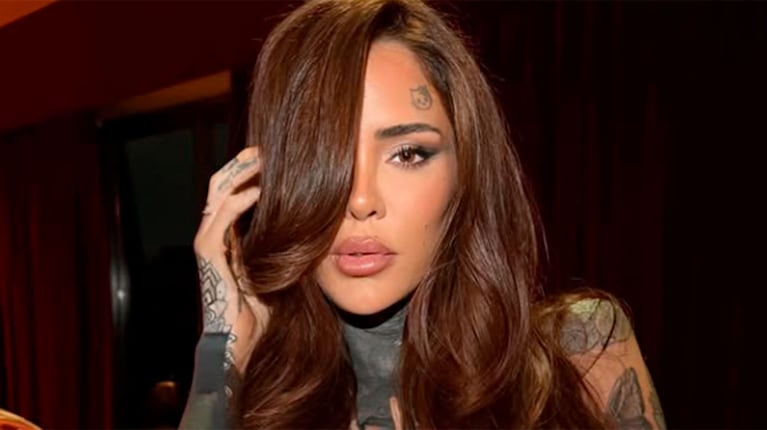 Cande Tinelli se borró un tatuaje de la cara. Foto: Instagram @candelariatinelli