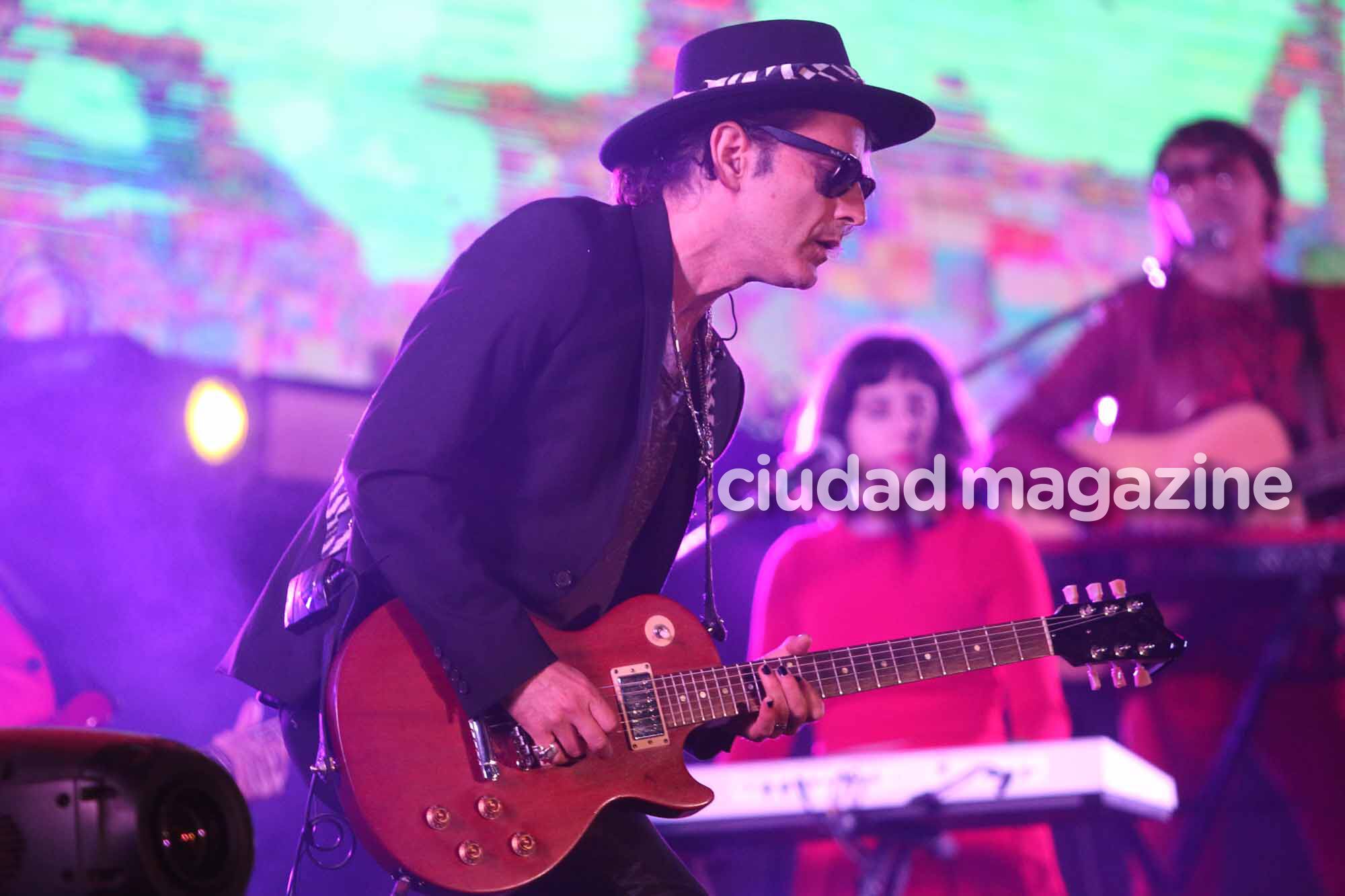 Cande Tinelli y Noelia Marzol disfrutaron del concierto de Coti en el autocine de Palermo. Foto: Movilpress