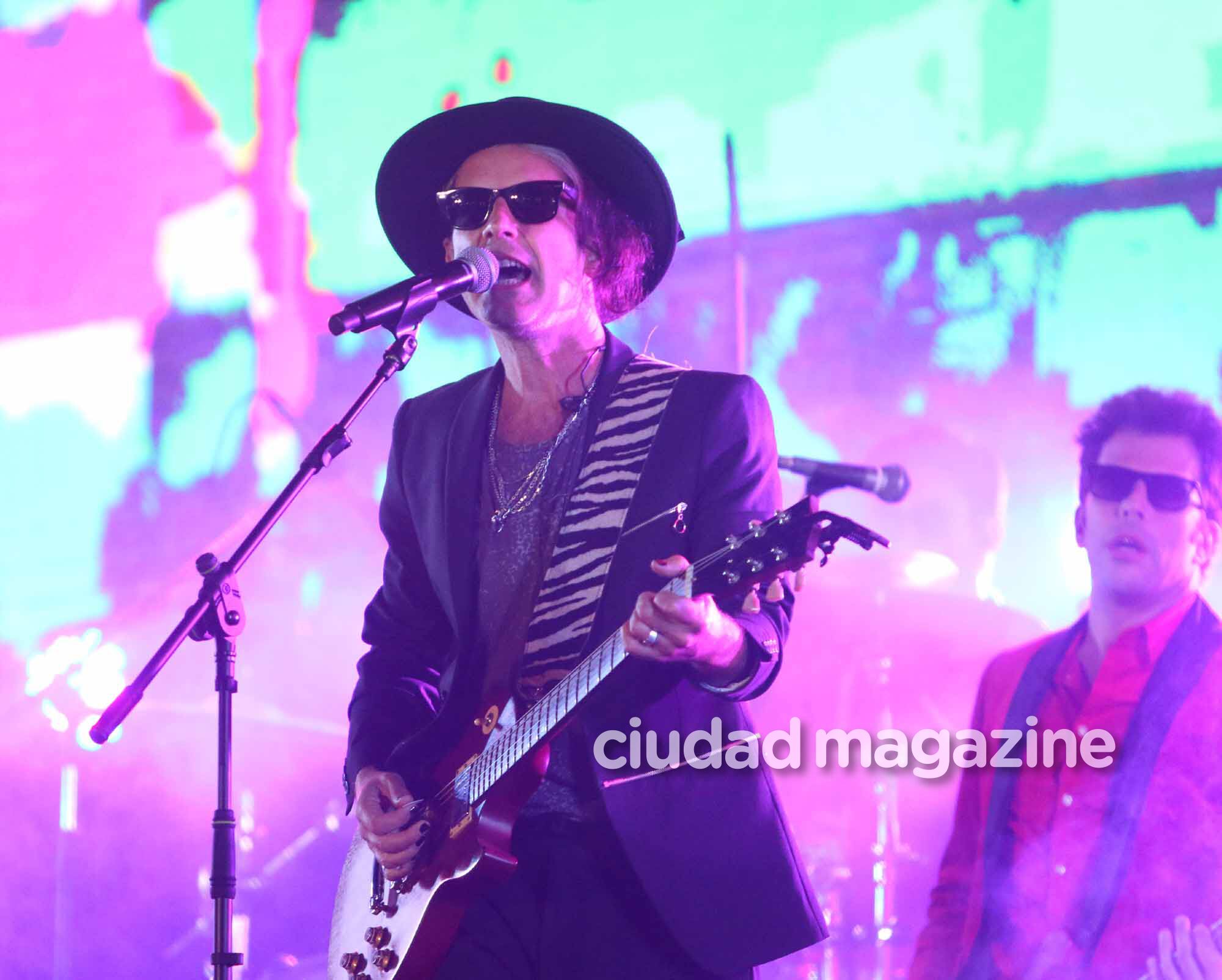 Cande Tinelli y Noelia Marzol disfrutaron del concierto de Coti en el autocine de Palermo. Foto: Movilpress