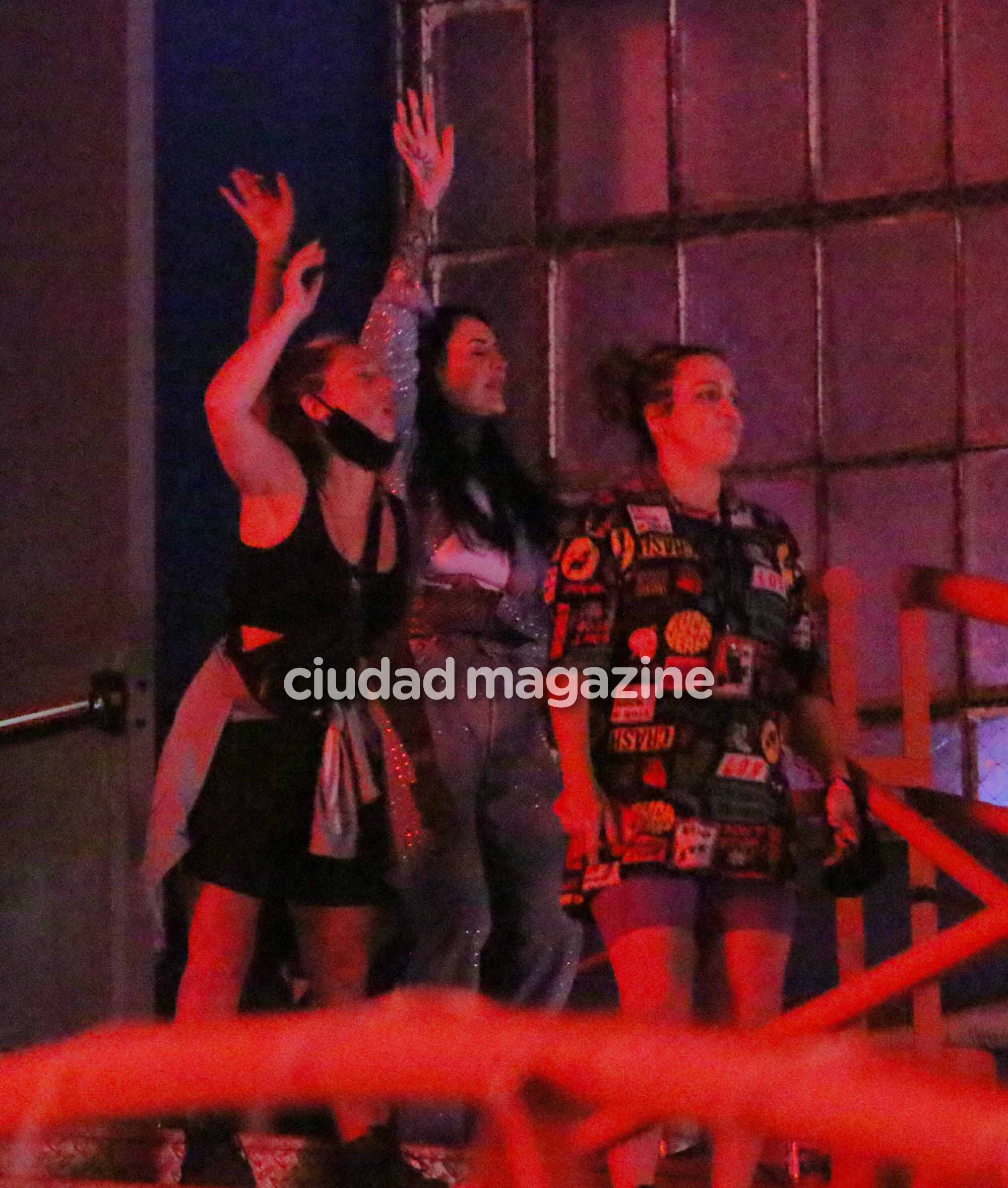 Cande Tinelli y su primera salida pública con Coti. Foto: Movilpress